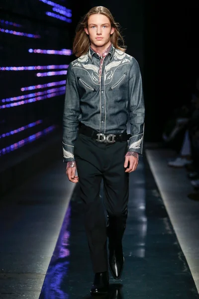 Look 26